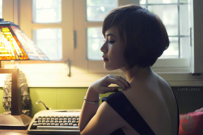 Nếu bạn đang băn khoăn chọn đầm cho dạ tiệc tối, thì đây, một gợi ý thú vị được dành cho bạn. Ê kíp thực hiện Make up: Chang Nhung Photo: Luna Model: Ly Ly Xem thêm: Lên đời nhan sắc nhờ trang điểm. Nếu bạn đang băn khoăn chọn đầm cho dạ tiệc tối, thì đây, một gợi ý thú vị được dành cho bạn. Ê kíp thực hiện Make up: Chang Nhung Photo: Luna Model: Ly Ly Xem thêm: Lên đời nhan sắc nhờ trang điểm.