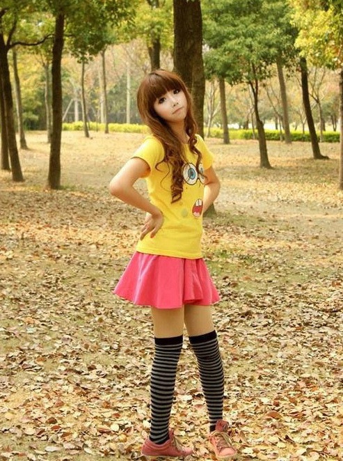 Cô nàng có gu thời trang rất cute. (Ảnh: HB) Xem thêm: "Cơn sốt thiên sứ 9X": có vượt mặt được Jang Na Ra. Cô nàng có gu thời trang rất cute. (Ảnh: HB) Xem thêm: "Cơn sốt thiên sứ 9X": có vượt mặt được Jang Na Ra.