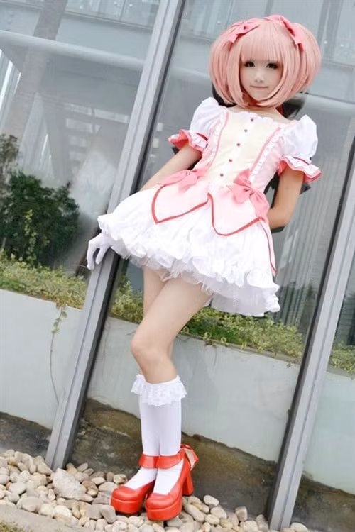 Trong tạo hình cô gái manga, cô nàng khiến nhiều fan của thể loại truyên tranh hấp dẫn này phải "ngẩn ngơ". (Ảnh: HB) Xem thêm: "Cơn sốt thiên sứ 9X": có vượt mặt được Jang Na Ra.