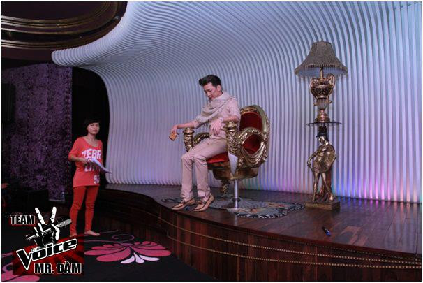 HLV Mr. Đàm khi quyết định cặp đôi tiếp theo sẽ ra thi đấu tại vòng Đối đầu. HLV Mr. Đàm khi quyết định cặp đôi tiếp theo sẽ ra thi đấu tại vòng Đối đầu.