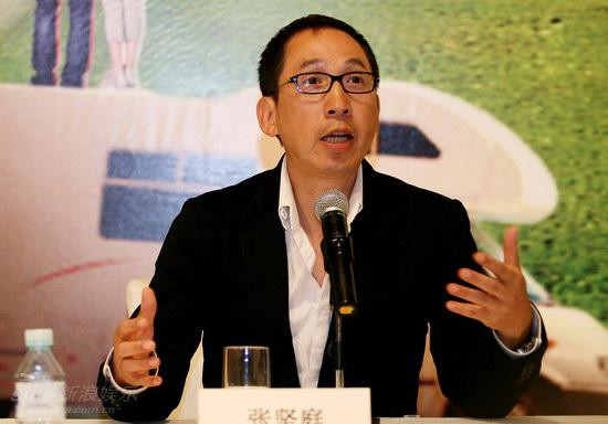 Cậu ruột tân hoa hậu Hồng Kông 2012, nghệ sĩ Trương Kiên Đình. Cậu ruột tân hoa hậu Hồng Kông 2012, nghệ sĩ Trương Kiên Đình.