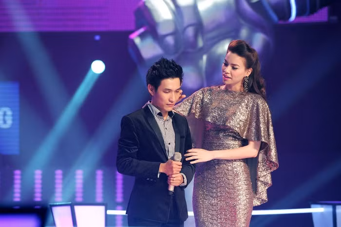 Sau tuyên bố ‘Quốc Cường là dành cho Hà Hồ’, lần này HVL Hồ Ngọc Hà đành phải từ chàng trai trẻ để đến với giọng ca hút khách Thái Trinh.