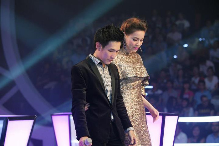 Như một lời chia tay dành cho Quốc Cường, chùm ảnh trên facebook giữa Trang Quốc Cường bên cạnh HLV Hà Hồ giây phút "biệt ly". Như một lời chia tay dành cho Quốc Cường, chùm ảnh trên facebook giữa Trang Quốc Cường bên cạnh HLV Hà Hồ giây phút "biệt ly".