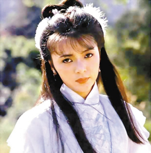 Diễn viên Trần Ngọc Liên với 2 lần vào vai Vương Ngữ Yên là Thiên Long Bát Bộ phiên bản điện ảnh 1982 và phiên bản truyền hình của TVB cũng năm 1982