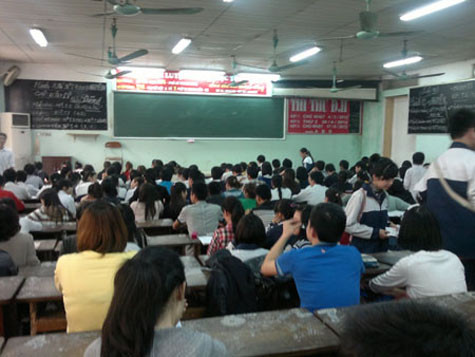 Một “lò” luyện thi đại học tại Hà Nội.