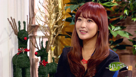 Kim Hee Sun cho biết cô phải thường xuyên truyền máu định kỳ sẽ giữ được gương mặt trẻ trung. Kim Hee Sun cho biết cô phải thường xuyên truyền máu định kỳ sẽ giữ được gương mặt trẻ trung.