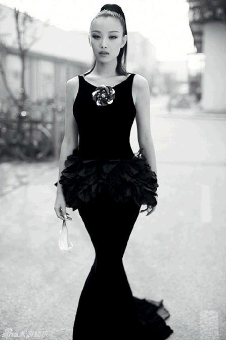 Tháng 3/2012, Nghê Ni vinh dự nhận danh hiệu Diễn viên mới triển vọng của giải thưởng Điện ảnh châu Á lần thứ 6. Tháng 3/2012, Nghê Ni vinh dự nhận danh hiệu Diễn viên mới triển vọng của giải thưởng Điện ảnh châu Á lần thứ 6.