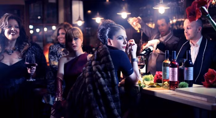 Bộ hình với tên gọi “Buon Natali” như một cách để thể hiện cá tính và phong cách riêng của Natali với cô chị gái quá nổi tiếng của cô.