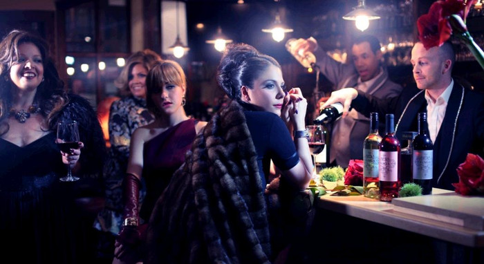 Bộ hình với tên gọi “Buon Natali” như một cách để thể hiện cá tính và phong cách riêng của Natali với cô chị gái quá nổi tiếng của cô.