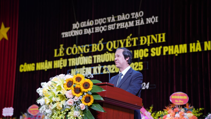 Bộ trưởng Bộ Giáo dục và Đào tạo Nguyễn Kim Sơn phát biểu tại buổi lễ. Ảnh: Nhà trường cung cấp. DSC00260.JPG