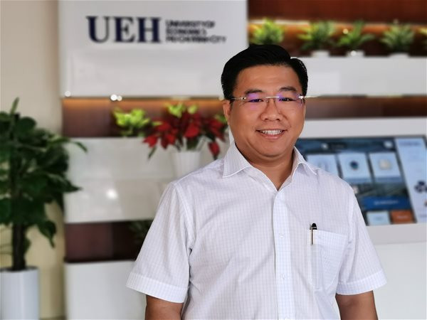 Giáo sư, Tiến sĩ Nguyễn Khắc Quốc Bảo - Phó Giám đốc Đại học Kinh tế Thành phố Hồ Chí Minh. Ảnh: website nhà trường. Giáo sư, Tiến sĩ Nguyễn Khắc Quốc Bảo - Phó Giám đốc Đại học Kinh tế Thành phố Hồ Chí Minh. Ảnh: website nhà trường.