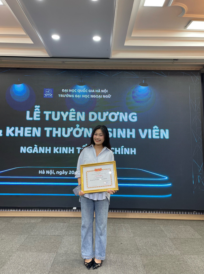 Hiện tại, Nguyễn Thị Hà vạch ra lộ trình mục tiêu và kế hoạch quan trọng trong tương lai của mình là chuẩn bị hồ sơ và theo học lên bậc thạc sĩ ngành Kinh tế - Tài chính tại Anh. Ảnh: NVCC. 6a635181-0c0c-45c7-969c-3839e295d5f6.jpeg