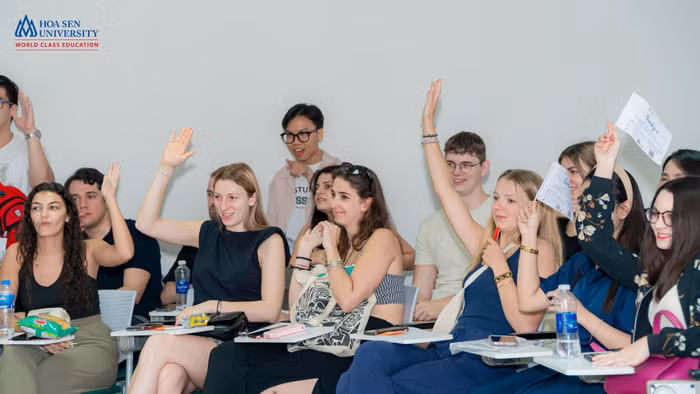 Trường Đại học Hoa Sen có môi trường học thuật năng động, văn hóa cởi mở, dễ dàng trao đổi chương trình giáo dục tiệm cận chất lượng toàn cầu hóa. Ảnh: NTCC.