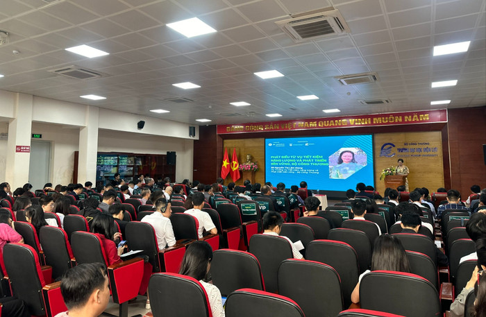 Toàn cảnh sự kiện. Ảnh: Lưu Diễm. 53d34e816196dac88387.jpg