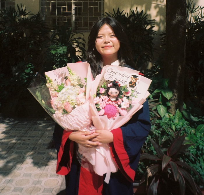 Em Phạm Đỗ Thái An - học sinh lớp 12 chuyên Sinh, Trường Trung học phổ thông chuyên Đại học Sư phạm, Trường Đại học Sư phạm Hà Nội. Ảnh: NVCC.