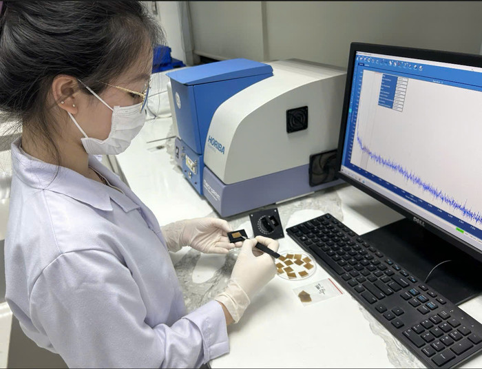 Công trình nghiên cứu của Bùi Hạnh Nhung về liên ngành Vật liệu, Công nghệ nano, Hóa học, Điện tử và Công nghệ thông tin. Ảnh: NVCC. fad5a446fa9042ce1b81.jpg