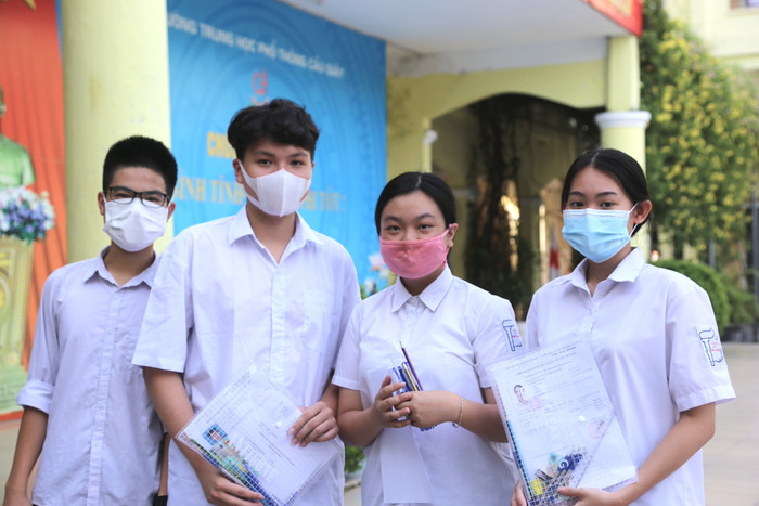 Phụ huynh và học sinh chấp nhận mất cọc nếu nộp phí ghi danh ở nhiều nơi để đổi lấy sự yên tâm. gdvn_ngocanh4.jpg