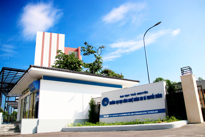 Trường Đại học Công nghệ Thông tin và Truyền thông, Đại học Thái Nguyên. Ảnh: Fanpage nhà trường. 345909529_941692696981034_4209316526912683792_n.jpg