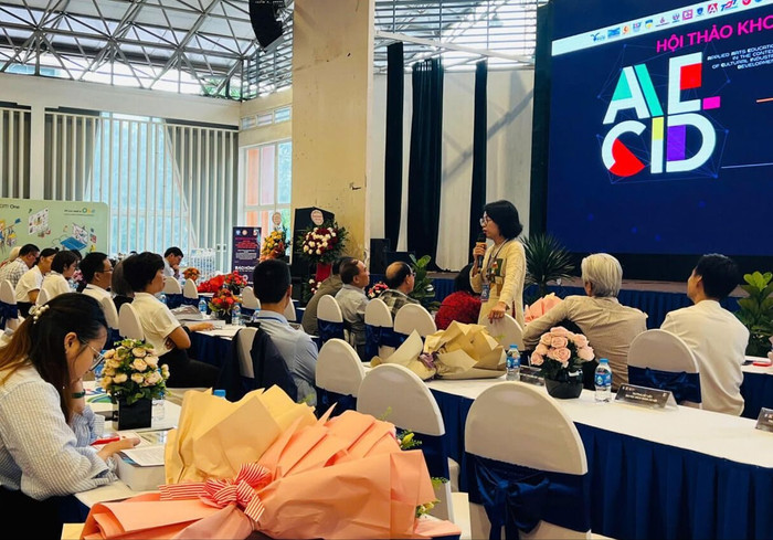 Hội thảo khoa học quốc gia về đào tạo Mỹ thuật ứng dụng gắn với phát triển công nghiệp văn hóa. Ảnh: NTCC. 16.jpg