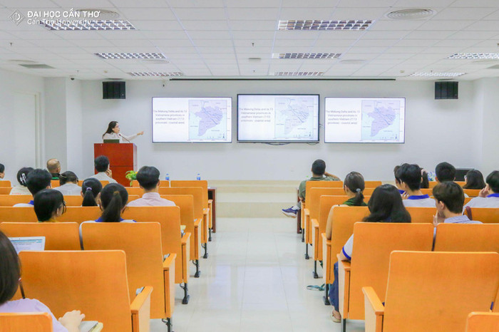 Năm 2024, Trường Đại học Cần Thơ sử dụng các phương thức: Xét tuyển thẳng, xét điểm thi trung học phổ thông, xét học bạ, xét tuyển dựa vào điểm kỳ thi V-SAT. Ảnh: NTCC. sv-DHQG-Singapore-DHCT-tdht-11.jpg