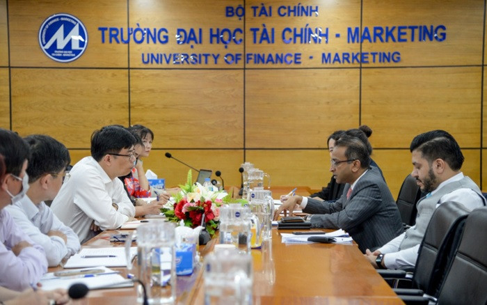 Buổi làm việc của Trường Đại học Tài chính – Marketing với Khách sạn Sofitel Saigon và Pullman Vungtau để tiến tới việc ký kết hợp tác toàn diện, nâng cao chất lượng đào tạo khối ngành Du lịch của trường. Ảnh: UFM. Buổi làm việc của Trường Đại học Tài chính – Marketing với Khách sạn Sofitel Saigon và Pullman Vungtau để tiến tới việc ký kết hợp tác toàn diện, nâng cao chất lượng đào tạo khối ngành Du lịch của trường. Ảnh: UFM.