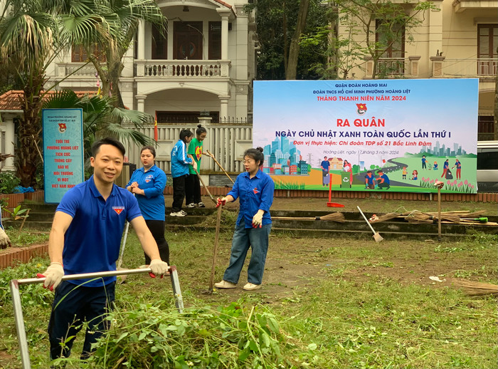 Anh Bùi Duy Khanh tham gia buổi ra quân "Ngày Chủ nhật xanh" toàn quốc lần thứ I năm 2024. Ảnh: NVCC. 13019553-9f9c-42fc-98aa-6936b308a6e5.jpg
