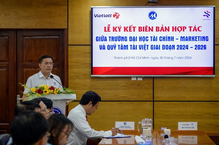 Ông Nguyễn Thanh Đạm - Chủ tịch Hội đồng quản lý Quỹ Tâm Tài Việt, Chủ tịch Công ty Xổ số điện toán Việt Nam phát biểu tại buổi lễ ký kết. Ảnh: NTCC. 2.jpg