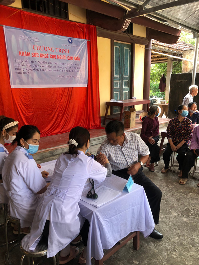 Trường Đại học Y Dược Thái Bình triển khai Chương trình khám sức khoẻ cho người cao tuổi thuộc đề tài cấp tỉnh tại cộng đồng. Ảnh: NVCC. Trường Đại học Y Dược Thái Bình triển khai Chương trình khám sức khoẻ cho người cao tuổi thuộc đề tài cấp tỉnh tại cộng đồng. Ảnh: NVCC.
