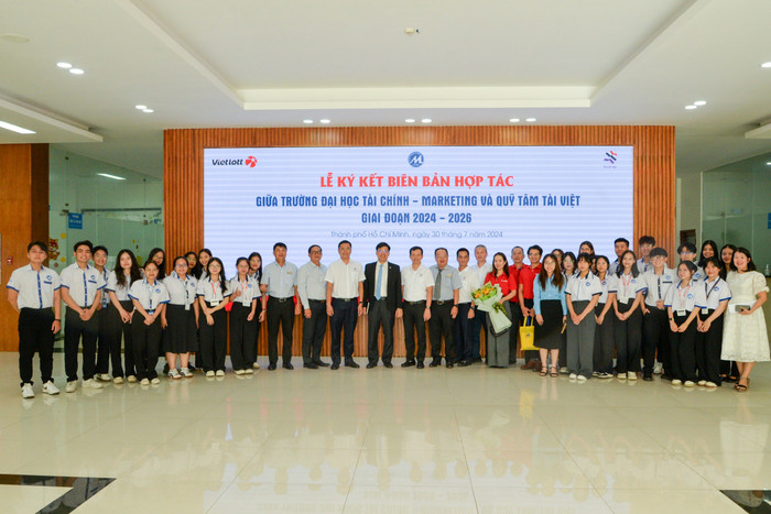 Trường Đại học Tài chính – Marketing ký kết hợp tác chiến lược với Quỹ Tâm Tài Việt góp phần xây dựng mối quan hệ hợp tác lâu dài; hướng đến các hoạt động an sinh xã hội trong lĩnh vực giáo dục và đào tạo; nâng cao chất lượng đào tạo và giúp sinh viên phát triển một cách toàn diện. Ảnh: NTCC. Trường Đại học Tài chính – Marketing ký kết hợp tác chiến lược với Quỹ Tâm Tài Việt góp phần xây dựng mối quan hệ hợp tác lâu dài; hướng đến các hoạt động an sinh xã hội trong lĩnh vực giáo dục và đào tạo; nâng cao chất lượng đào tạo và giúp sinh viên phát triển một cách toàn diện. Ảnh: NTCC.