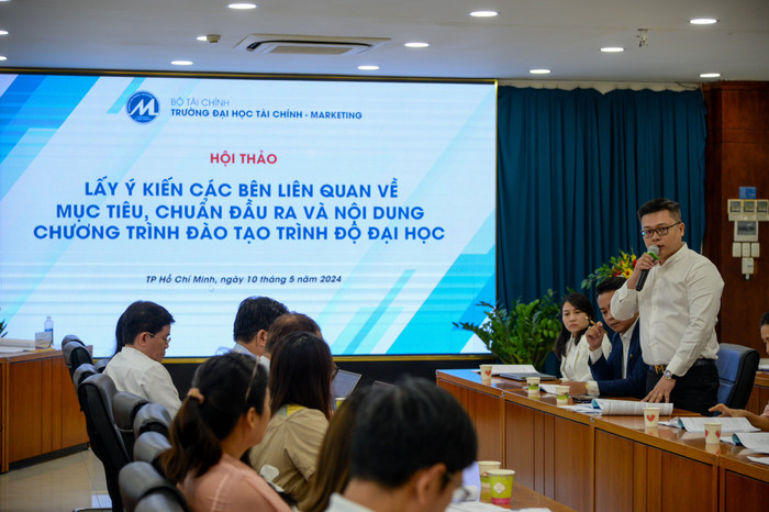Trường Đại học Tài chính - Marketing tổ chức hội thảo lắng nghe ý kiến nhà tuyển dụng trước khi sửa chương trình đào tạo. Ảnh: NTCC. 975dbaed-eb08-454e-a267-07ff099d2e3b.jpeg