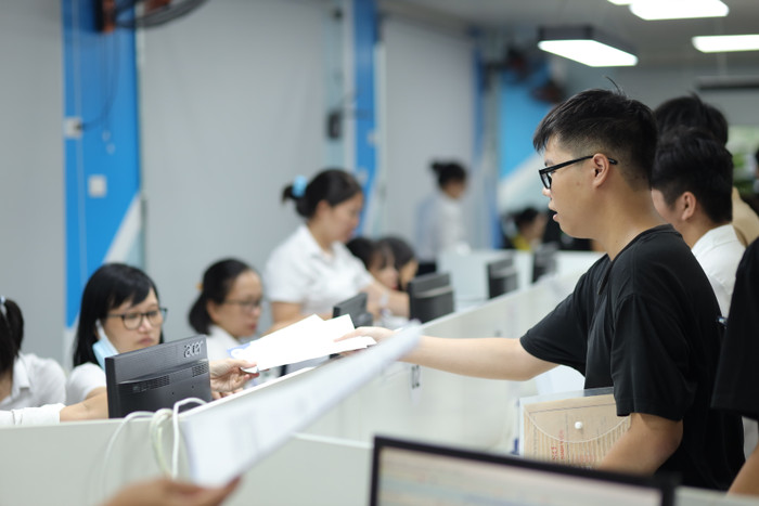 Thí sinh làm thủ tục nhập học tại Trường Đại học Điện lực. Ảnh: EPU. HIEU2787 (1).JPG