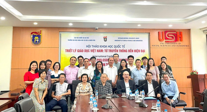 Hội thảo Khoa học quốc tế &quot;Triết lý giáo dục Việt Nam: từ truyền thống đến hiện đại&quot; tại Trường Đại học Khoa học Xã hội và Nhân văn, Đại học Quốc gia Hà Nội. Ảnh: NVCC.