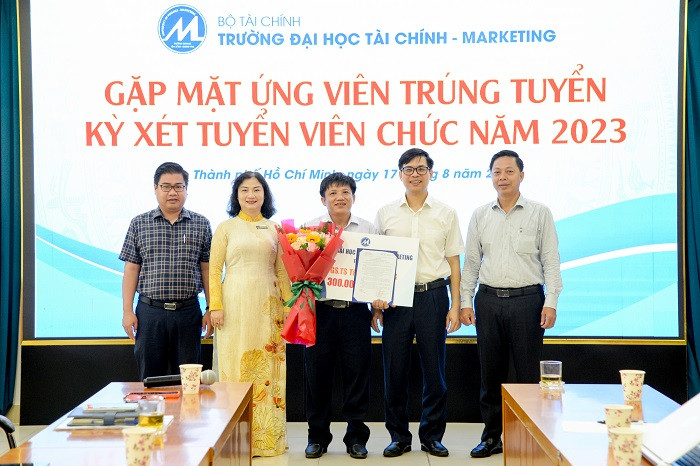 Trường Đại học Tài chính – Marketing hỗ trợ thu hút ban đầu đối với các giảng viên được tiếp nhận, tuyển dụng có chức danh phó giáo sư dưới 50 tuổi với mức 300 triệu đồng. Ảnh: Website nhà trường. 6.jpg
