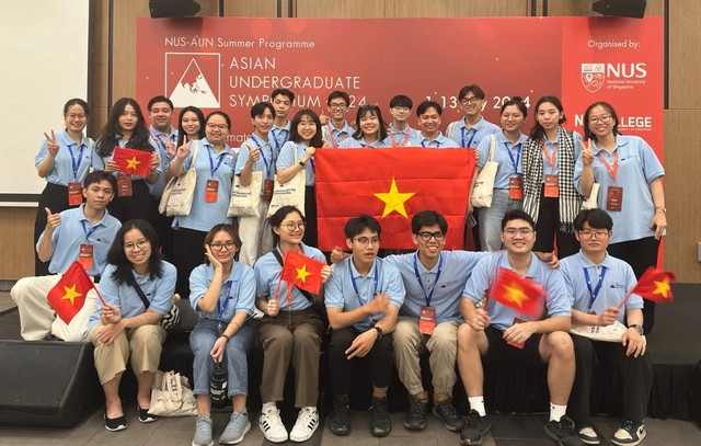 Lê Thị Đức Ngọc tích cực tham gia các hoạt động ngoại khóa, chương trình giao lưu, trao đổi quốc tế. Ảnh: NVCC. Lê Thị Đức Ngọc tích cực tham gia các hoạt động ngoại khóa, chương trình giao lưu, trao đổi quốc tế. Ảnh: NVCC.