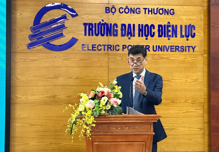 Ông Ramesh Singaram - Thành viên Hội đồng GE Vernova Foundation kiêm Chủ tịch và Giám đốc Gas Power Châu Á, GE Vernova phát biểu tại sự kiện. Ảnh: Lưu Diễm. IMG_0513.jpg
