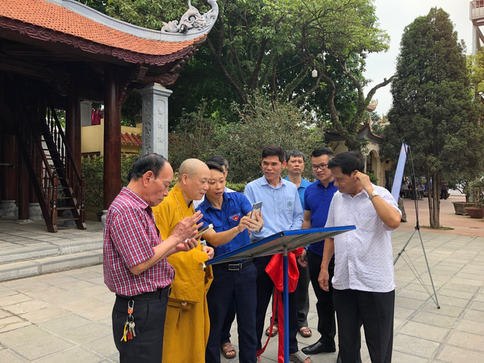 Đoàn phường Hoàng Liệt đã cho ra mắt công trình thanh niên “Chuyển đổi số trong quảng bá di tích lịch sử - văn hóa” tại 9 đình, chùa, miếu trên địa bàn. Ảnh: NVCC. 255b049d-a240-4329-b611-cda2142698a2.jpg