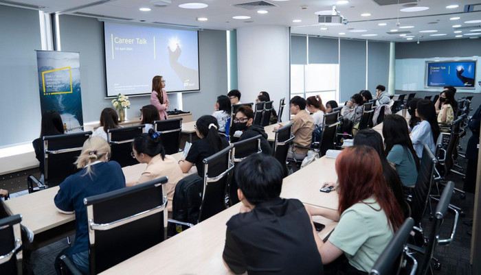 Với sự đa dạng trong tổ hợp môn xét tuyển, Trường Đại học Hoa Sen dự kiến sẽ mở rộng thêm nhiều tổ hợp xét tuyển khác nhau nhằm đáp ứng nhu cầu của thí sinh. Ảnh: NTCC. cc57b586-0b67-4d2d-b1dd-82aa9cf27710.jpg