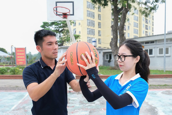 Hoạt động trải nghiệm là nền móng phát triển vô cùng quan trọng cho học sinh nhằm nâng cao tri thức và kỹ năng mềm cho các em. Ảnh: NTCC. IMG_7614.jpeg
