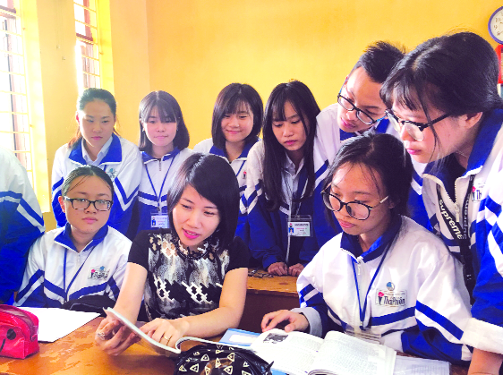 Cô giáo Đỗ Thị Thu Trang, giáo viên Lịch sử của Trường Trung học phổ thông Thái Phiên giúp các em học sinh học tốt môn Lịch sử (Ảnh: Thanh Hà) Cô giáo Đỗ Thị Thu Trang, giáo viên Lịch sử của Trường Trung học phổ thông Thái Phiên giúp các em học sinh học tốt môn Lịch sử (Ảnh: Thanh Hà)