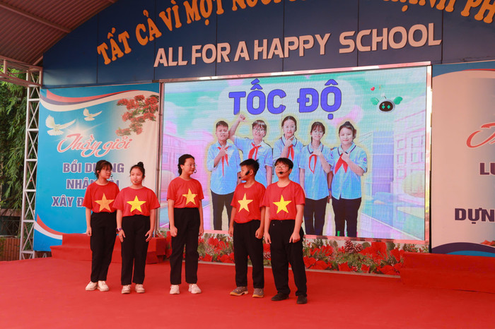 Tiết dạy được thể hiện thông qua cuộc thi với 3 đội chơi (Ảnh: LT) GDVN_cd-thcs-le-chan-7.jpg