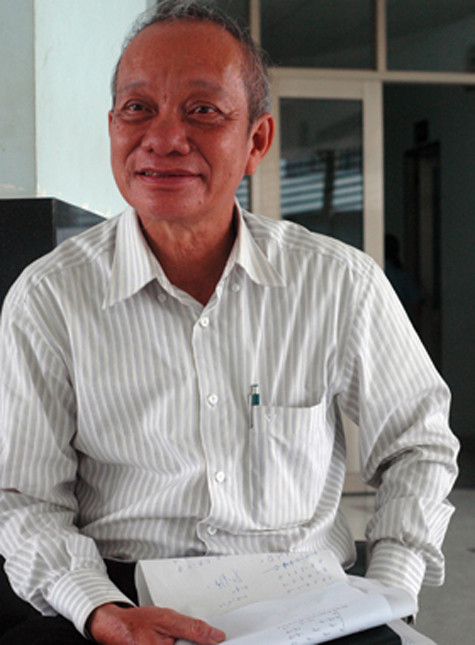 Thí sinh Mai Anh Dũng ở lại trường nghỉ ngơi chờ đến buổi thi chiều 23-6 - Ảnh: Hà Bình Thí sinh Mai Anh Dũng ở lại trường nghỉ ngơi chờ đến buổi thi chiều 23-6 - Ảnh: Hà Bình