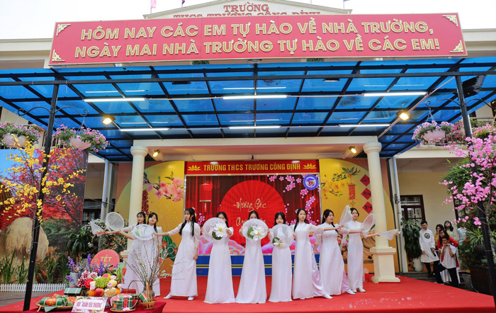 Các tiết mục văn nghệ đặc sắc của học sinh nhà trường (Ảnh: HH) GDVN_tcd-chao-xuan-2.jpg