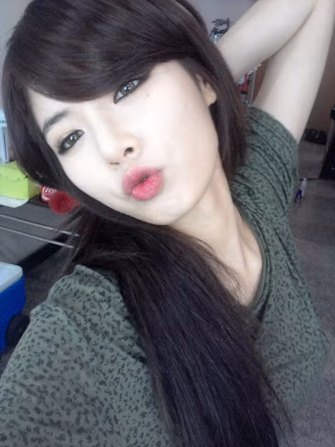 Hầu như trong bất cứ cuộc thi nào liên quan đến sắc đẹp và sự gợi cảm, HyunA luôn nằm trong danh sách những ngôi sao đáng gờm nhất. Xem thêm: 9X thời nay cá tính, điệu- đẹp như thế nào?