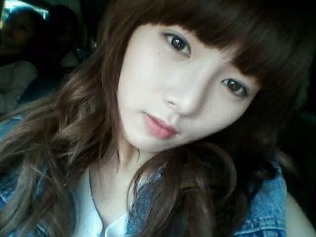 Dù trang điểm rất nhẹ nhàng nhưng Hyun A vẫn cho thấy vẻ trong sáng, đáng yêu. Xem thêm: 9X thời nay cá tính, điệu- đẹp như thế nào?