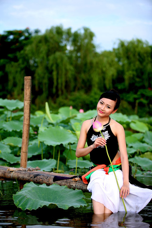 (Ảnh: 24h) Xem thêm: Cơn sốt "thiên sứ 9X": Đẹp như mỹ nhân cổ trang Trung Hoa