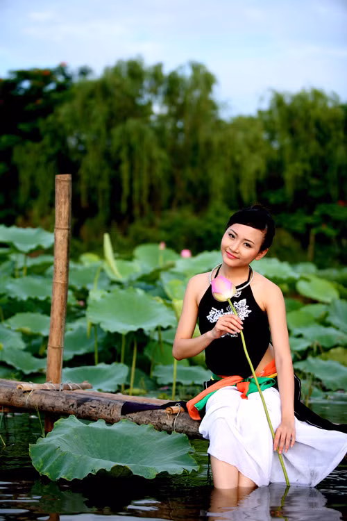 (Ảnh: 24h) Xem thêm: Cơn sốt "thiên sứ 9X": Đẹp như mỹ nhân cổ trang Trung Hoa