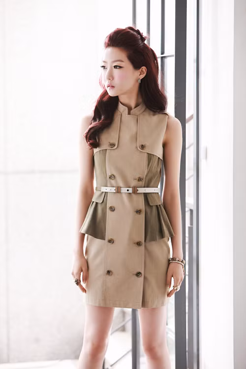 Cách phối màu uyển chuyển của trang phục giúp bạn thêm ấn tượng mà vẫn mang đầy nét cá tính. Xem thêm: "Cưng" váy ren sexy, quyến rũ như Sao Hàn