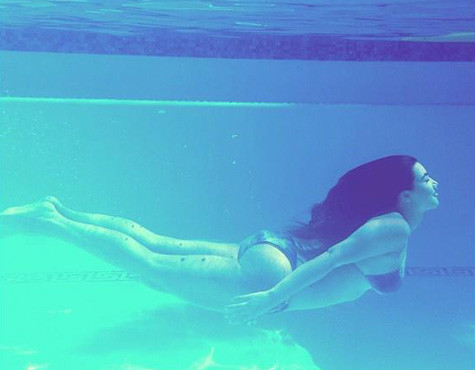 Kim Kardashian đẹp như nàng tiên cá. Kim Kardashian đẹp như nàng tiên cá.