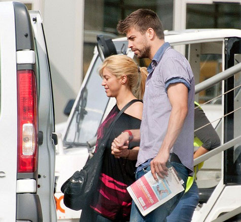 Pique và Shakira lại bị tống tiền Pique và Shakira lại bị tống tiền