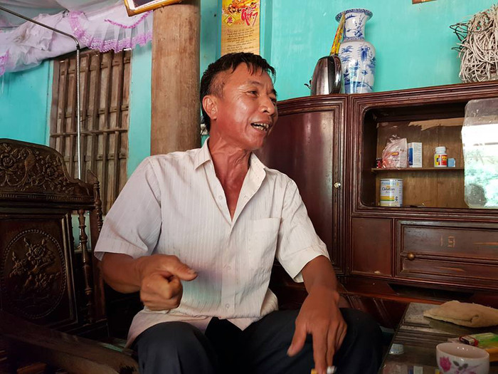 Ông Lê Văn Bích không biết diện tích rừng ông chặt phá là rừng phòng hộ. (Ảnh: Lã Tiến) Ông Lê Văn Bích không biết diện tích rừng ông chặt phá là rừng phòng hộ. (Ảnh: Lã Tiến)